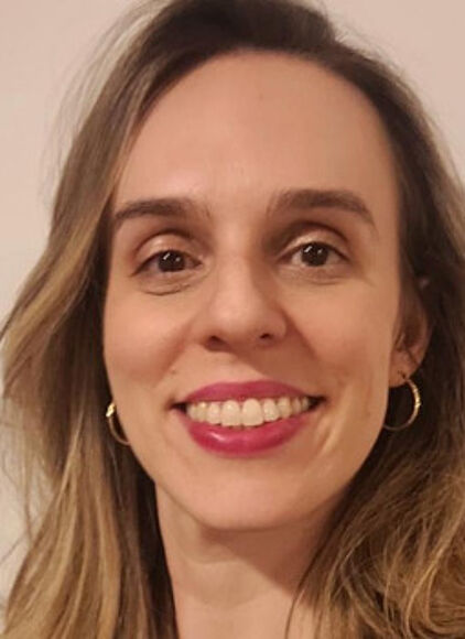 Laura Rodrigues Benda, Juíza do Trabalho do TRT-2 (Coordenadora do Comitê de 1º Grau) Mulher cis, branca, sem deficiência e de 43 anos. Feminista, mãe e estudante de Psicanálise.