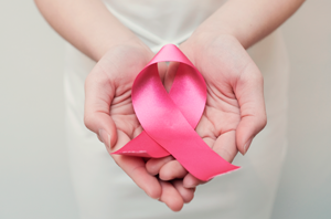 Notícia: Banco deve indenizar funcionária rebaixada de função após tratamento contra câncer de mama