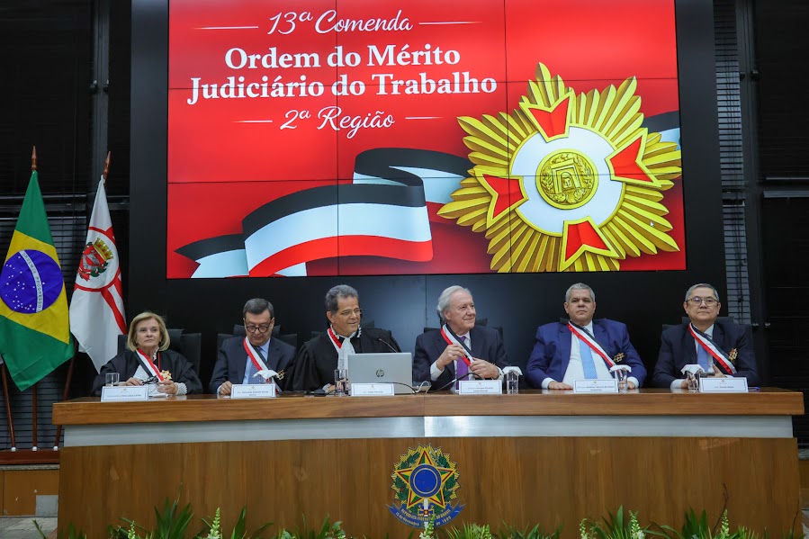 Mesa diretora do evento