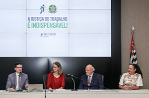 Imagem da Notícia Integrantes de mesa de abertura do evento dos(as) aprendizes