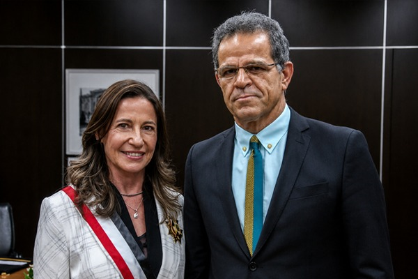 Dra. Carla Hespanhol e dr. Valdir Florindo